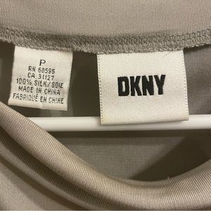 Women’s Vintage DKNY Petite Small 100% silk top